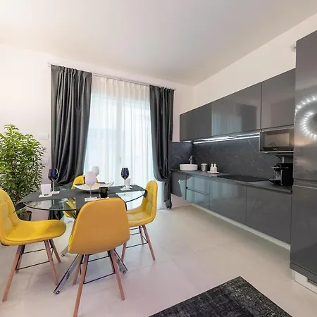 Magic Luxury Apartments Bardolino Exterior photo